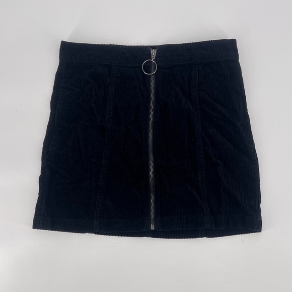 Forever 21 Black Zip Up Corduroy Mini Skirt Size Small Women’s - Picture 1 of 5